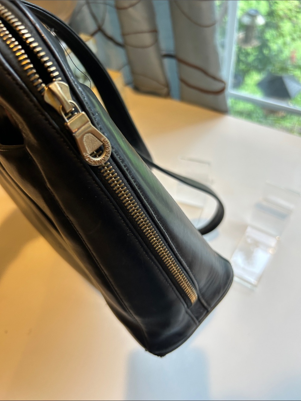 Johnny Farah Classic Black Leather travel shoulder bag organizing collegiate - Picture 4 of 11